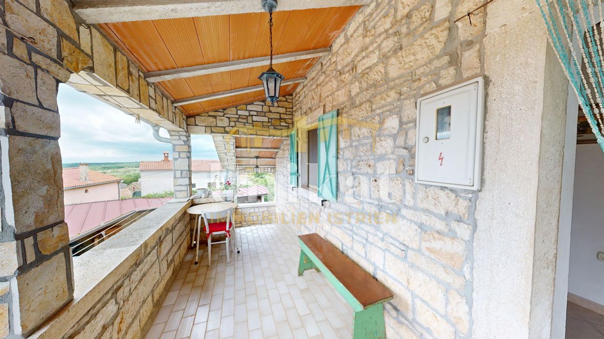 Prenovljena kamnita hiša